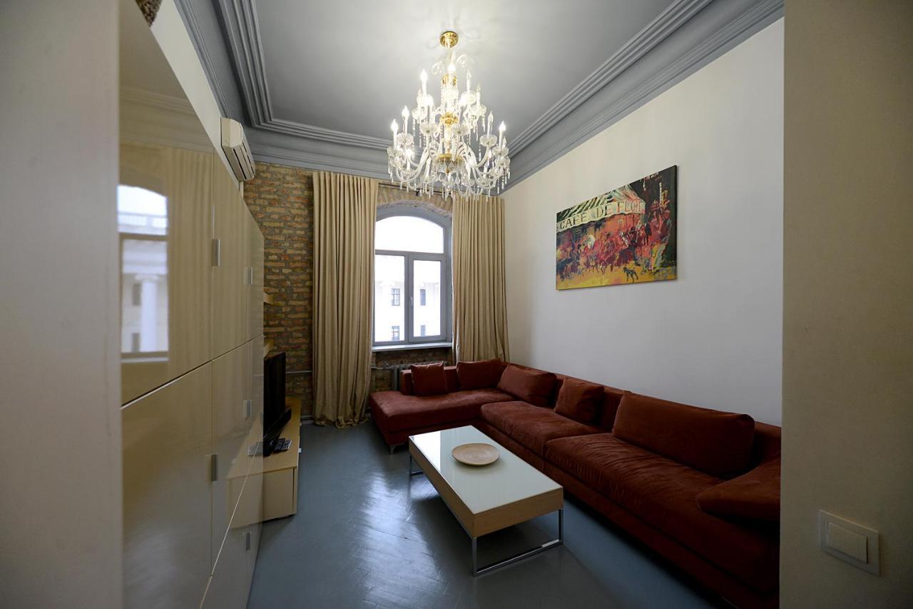 Artol Gorodetskogo Apartment Kiev Exterior photo